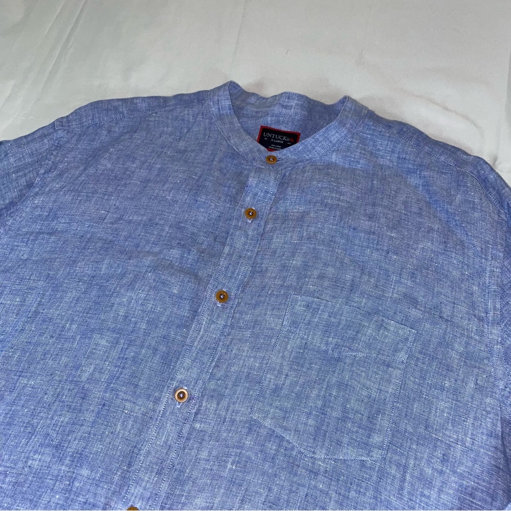 UNTUCKit Light Blue Casual Button‎ Down Shirt